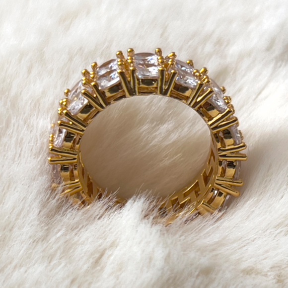 18K Goldplated Zirconia Ring - Picture 10 of 11